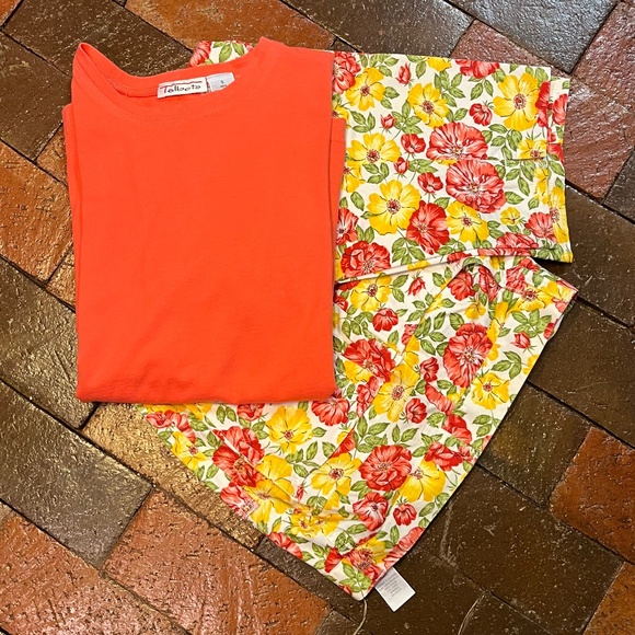 Jones New York Pants - Jones New York Sport stretch capris size 4 and Talbot Small Tee.